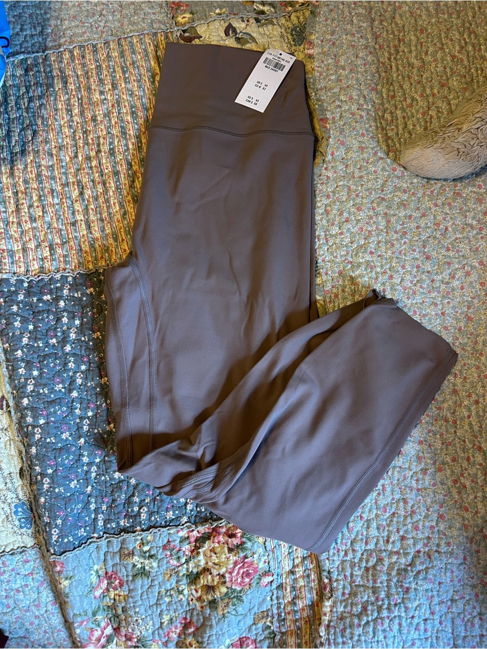 NWT Abercrombie & Fitch YPB M Short Leggings